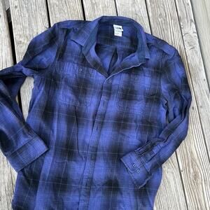 The North Face men’s XL PLAID, LONG SLEEVE, BUTTON DOWN SHIRT